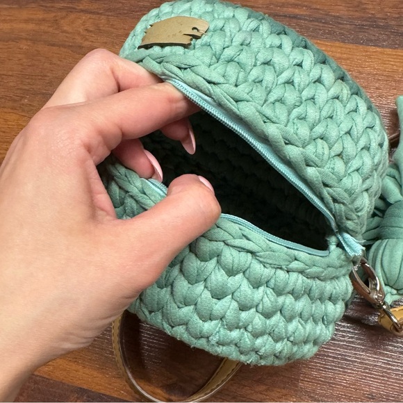 Green Round Crossbody Bag with Mouse Design - Picture 6 of 9